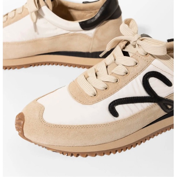 Vaneli Queen Flow Runner - Picture 4 of 5